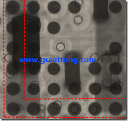 BGA錫球尺寸小于0.4mm，采用降低BGA內(nèi)圍襲球的錫膏量所得到X-Ray，稍微留意一下可以發(fā)現(xiàn)最外圈的錫量(圓的直徑)比其他內(nèi)圍的錫球上的錫量來得多一點點。也就是外圈的黑色圓形直徑比內(nèi)圈的圓形來得大一點點。