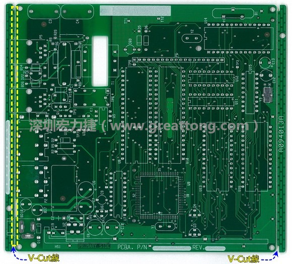 所謂【V-cut】是印刷電路板(PCB)廠商依據(jù)客戶的圖紙要求，事先在PCB的特定位置用轉(zhuǎn)盤刀具切割好的一條條分割線，其目的是為了方便后續(xù)SMT電路板組裝完成后的「分板(De-panel)」之用，因?yàn)槠淝懈詈蟮耐庑涂雌饋砭拖駛€(gè)英文的【V】字型，因此得名。