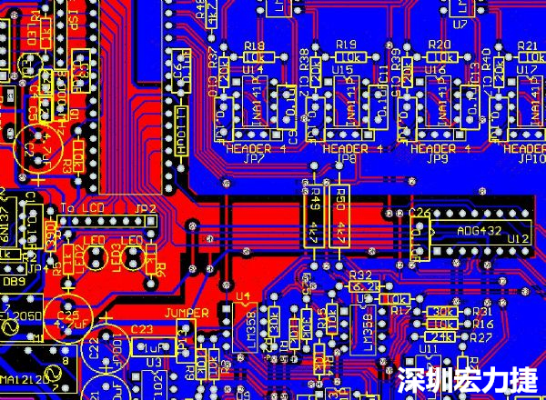 一般產(chǎn)品的PCB設(shè)計，多數(shù)先決定元件布局，再進行線路連接，于元件位置就先改善干擾問題，再從線路細節(jié)著手改善產(chǎn)品。