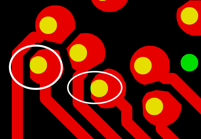 PCB生產(chǎn)會產(chǎn)生同一方向性的小小量偏移，焊盤被削的方向無規(guī)則，最惡劣的情況還會出現(xiàn)個(gè)別孔破焊環(huán)